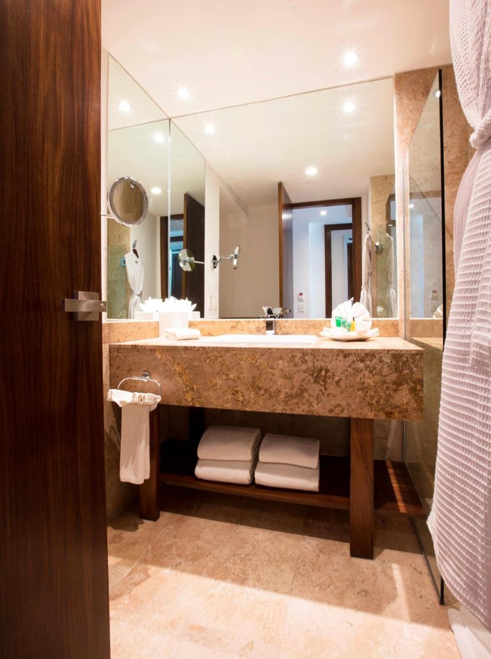 Altitude Club Junior Suite Ocean View Double